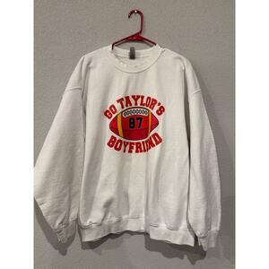 Go Taylor's Boyfriend Sweatshirt - Gildan Heavy Blend - Size XL